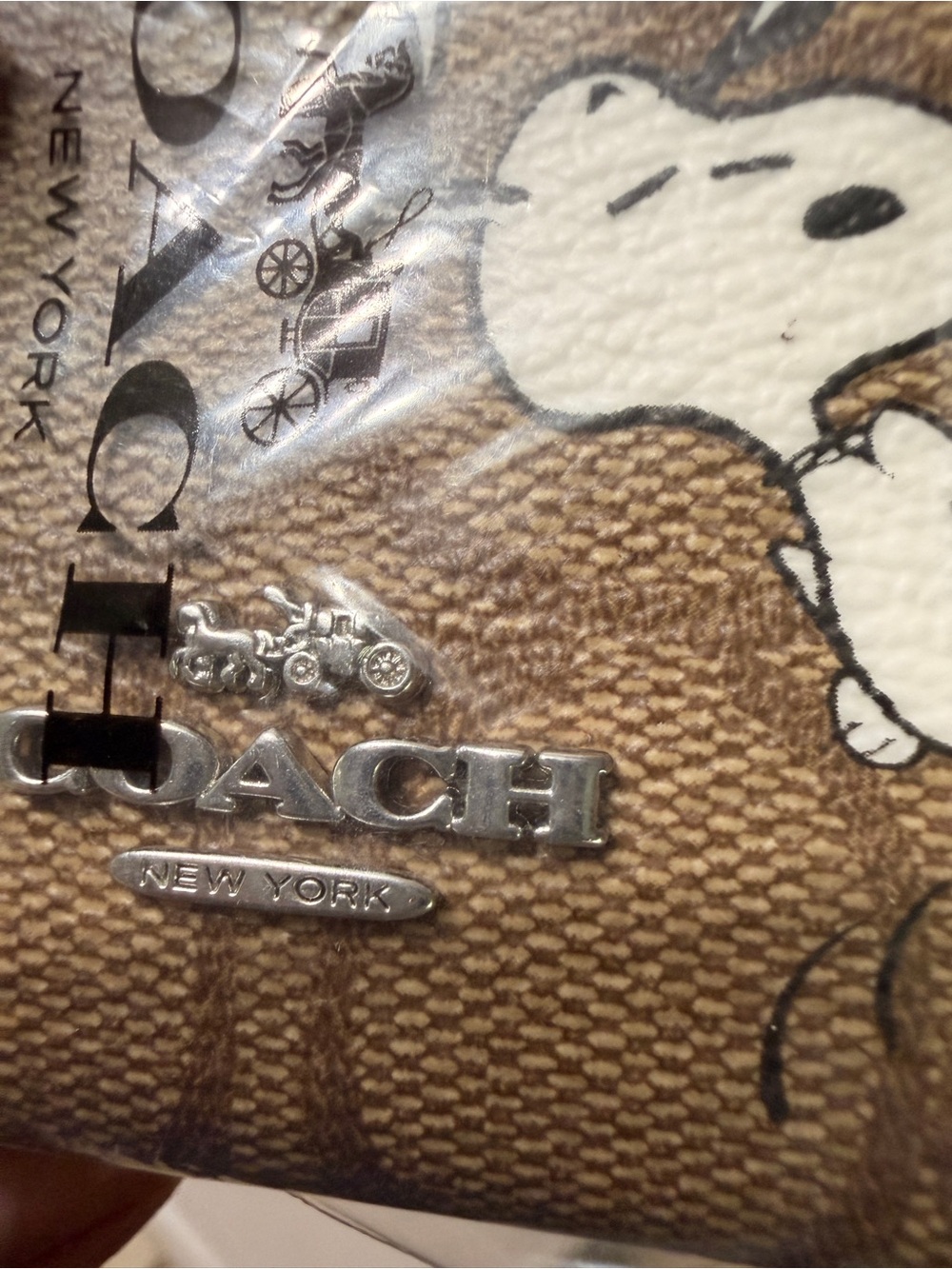 Coach Peanuts Snoopy Card Case NWT - Picture 4 of 4
